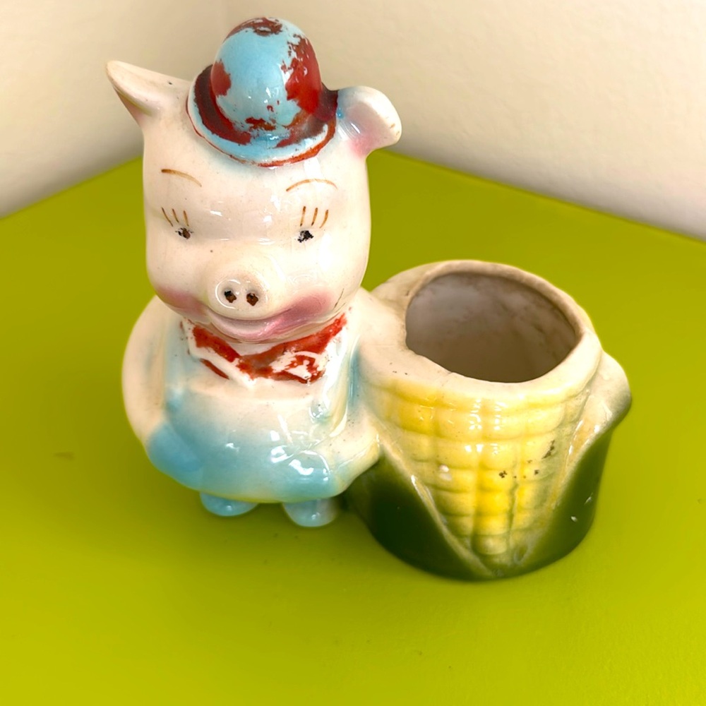 Shawnee Planter blue pig Happy farmer